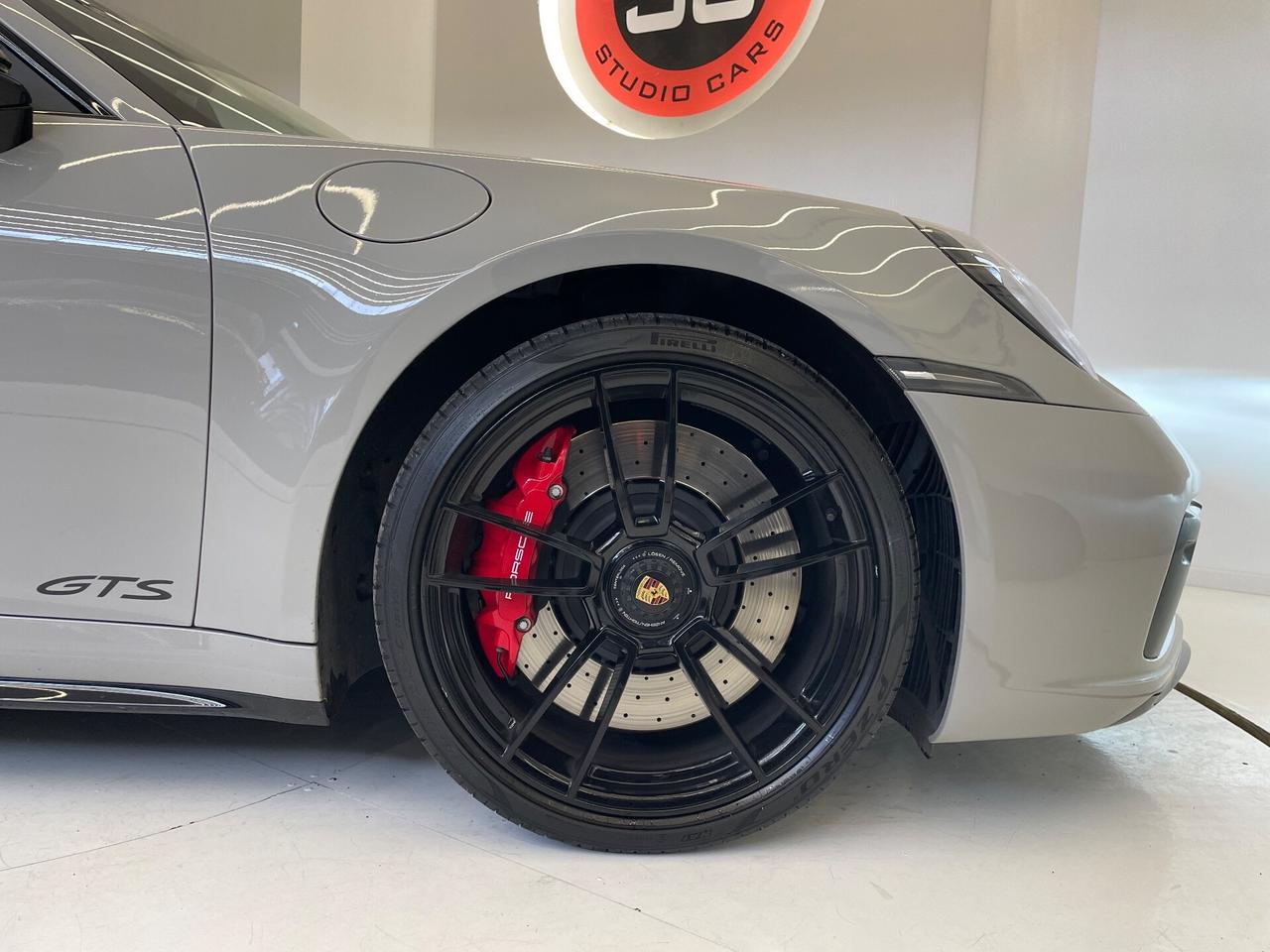 Porsche 911 Carrera 4 GTS