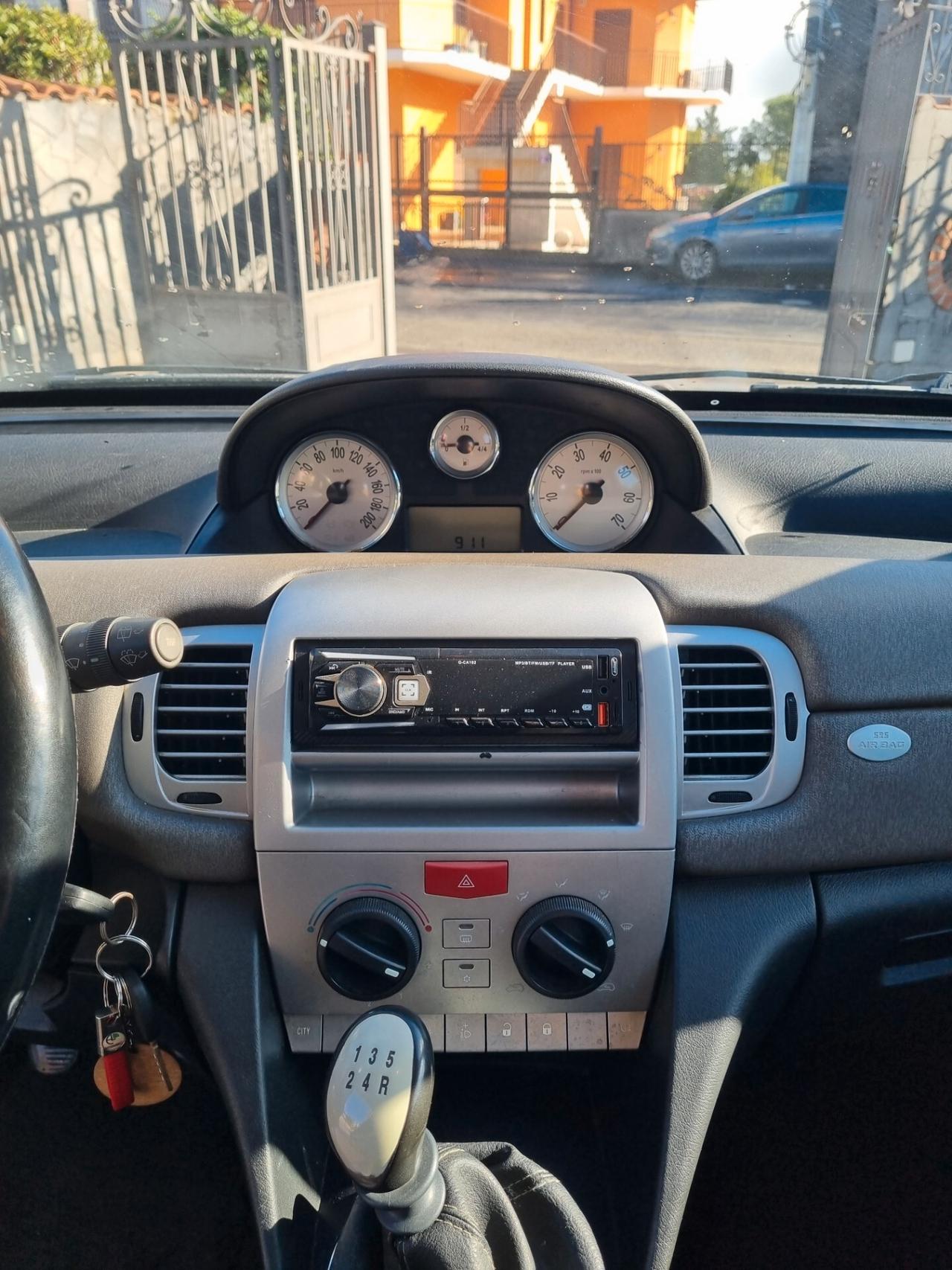 Lancia Ypsilon 1.4 Platino