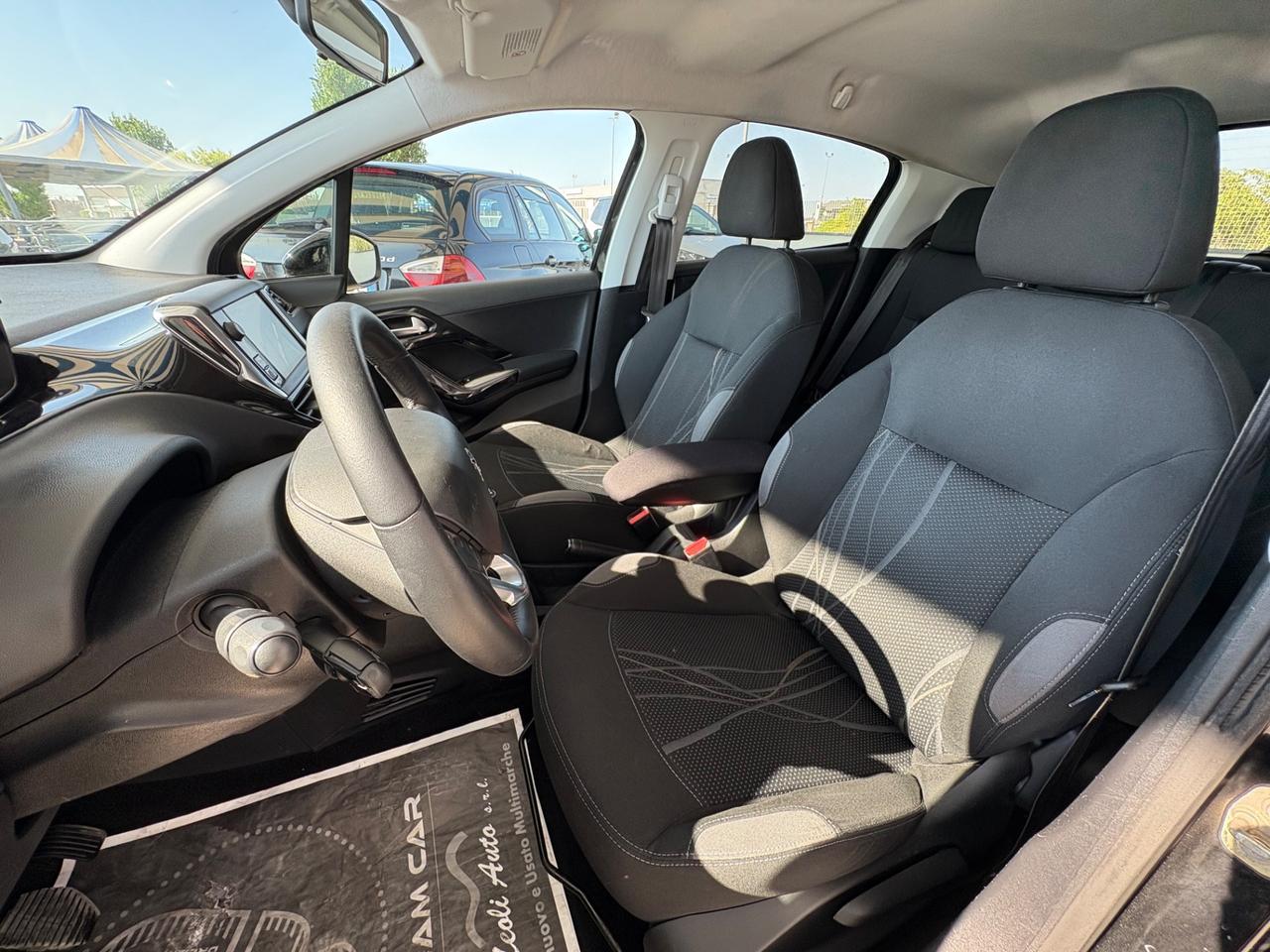 Peugeot 208 1.4 HDi 68 CV 5 porte