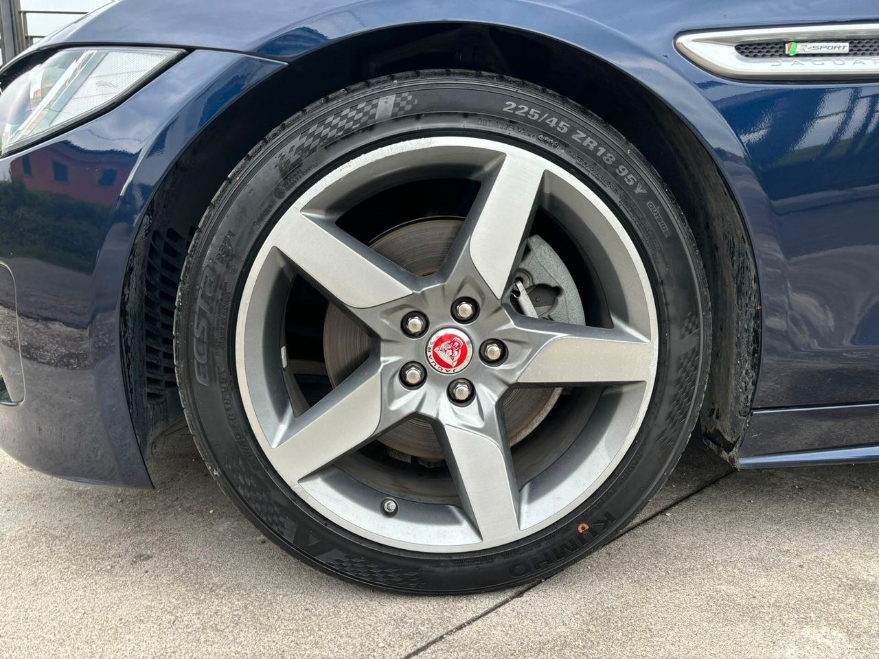 Jaguar XE 2.0 D Turbo aut. R-Sport