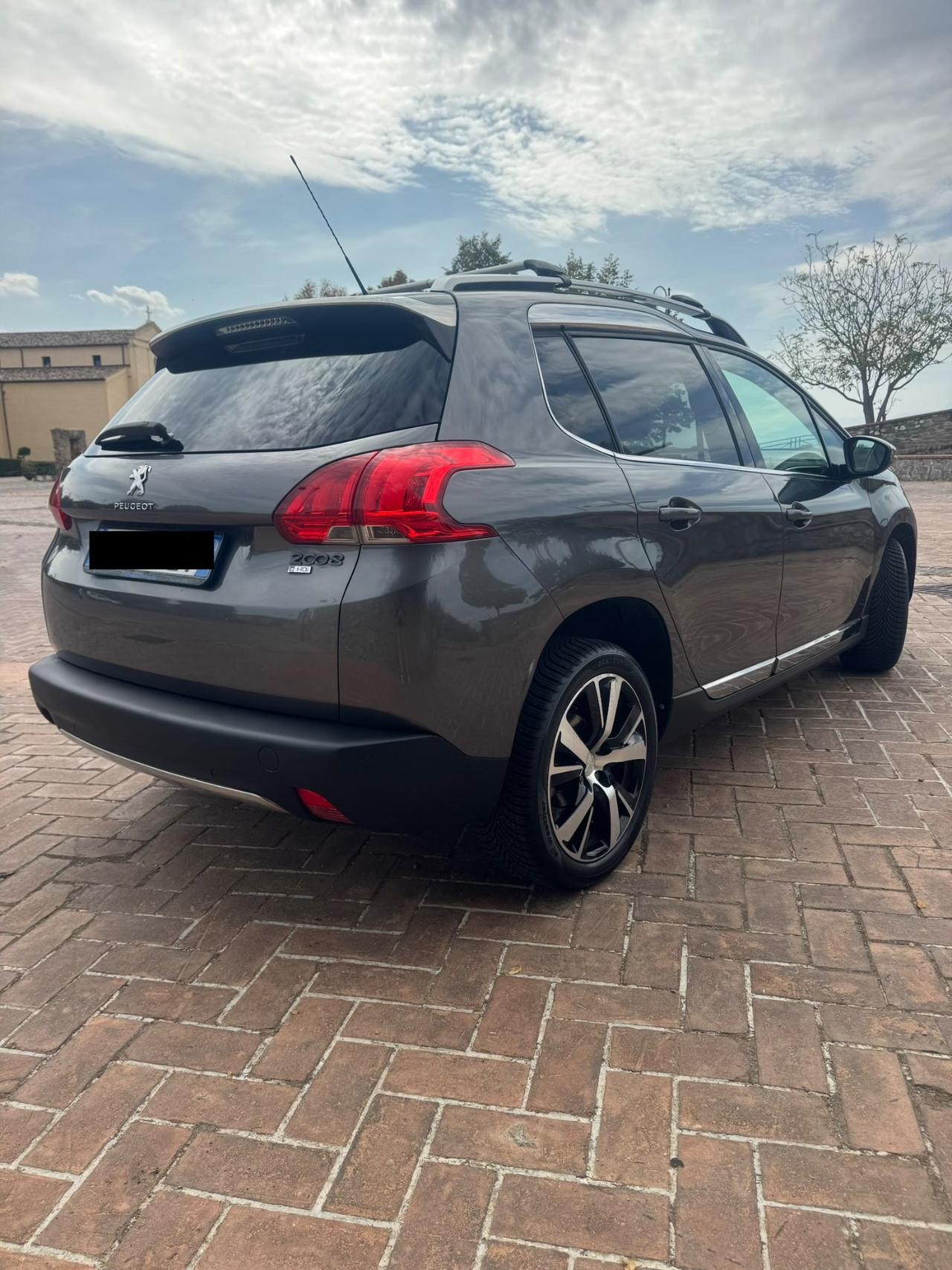 Peugeot 2008 1.6 e-HDi 92Cv *ALLURE* 2015