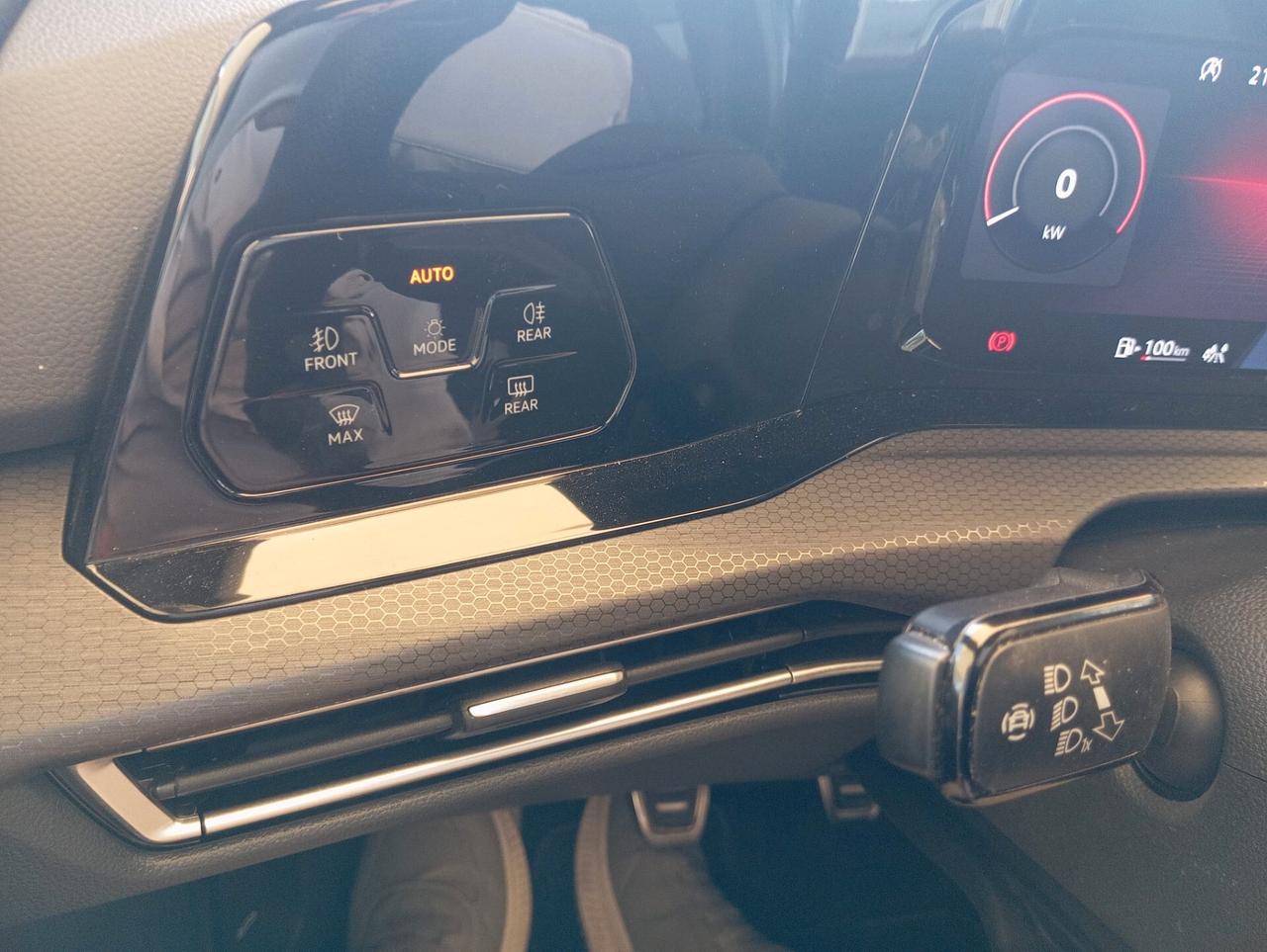 Volkswagen Golf GTI VIII 2.0 TSI