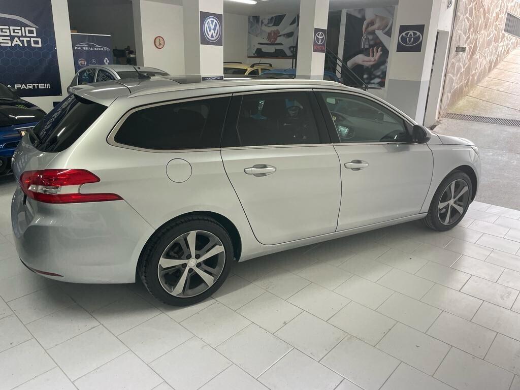 Peugeot 308 BlueHDi 120 SW Allure NAVI*LED*XENON UNICOPR