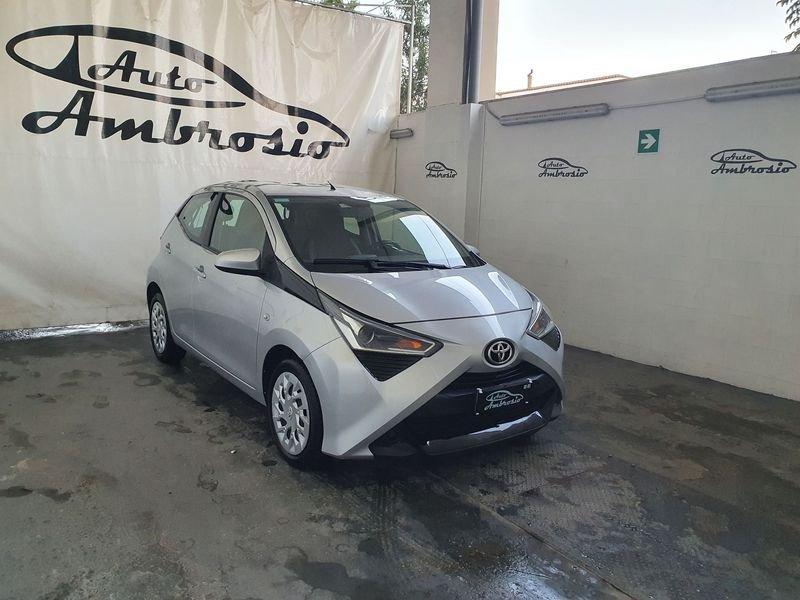 Toyota Aygo 1.0 VVT-i 72 CV 5 porte x-play TUA DA 102,00 MESE