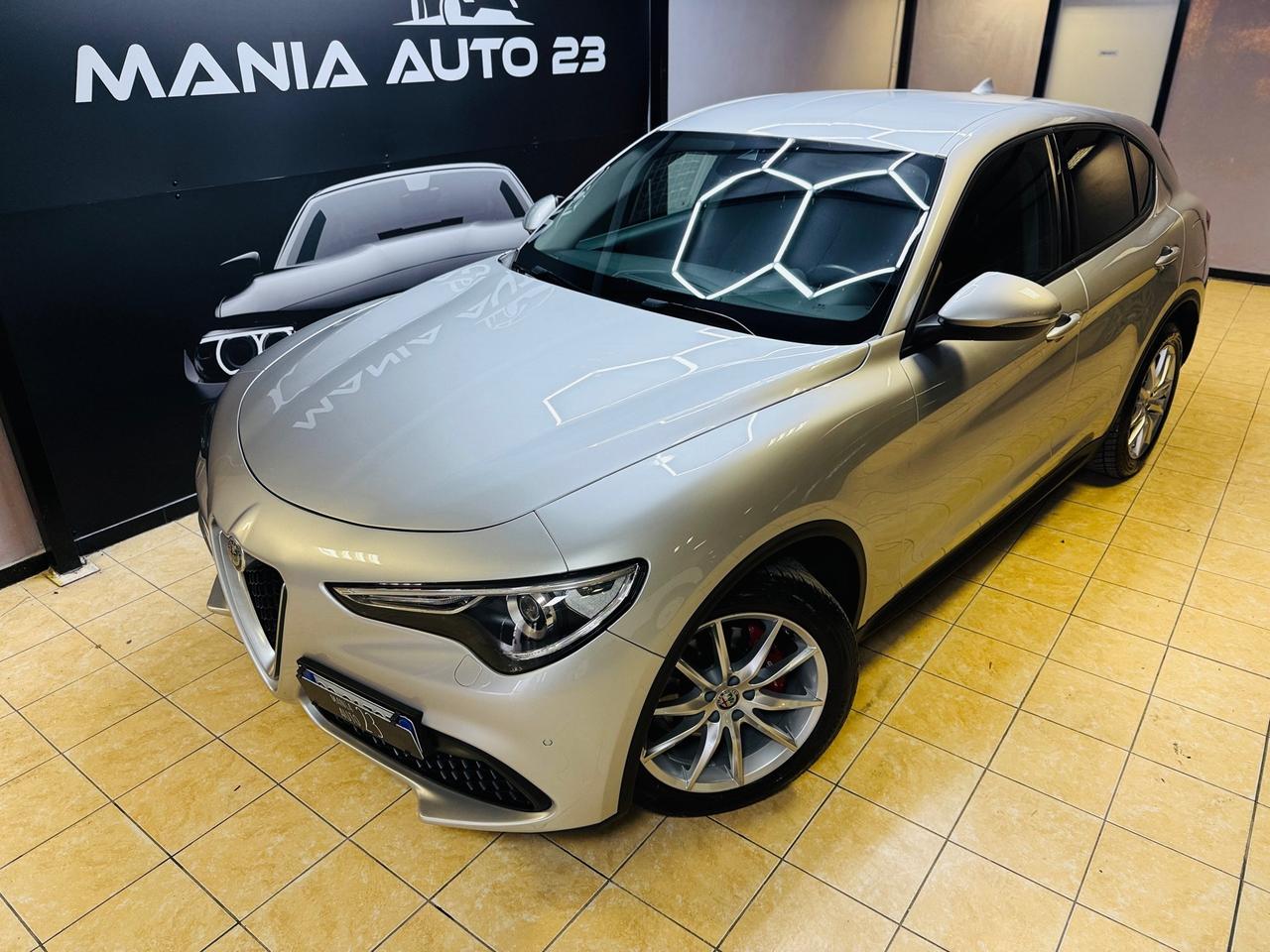 Alfa Romeo Stelvio 2.2 Turbodiesel 160 CV AT8 RWD RED PASSION*