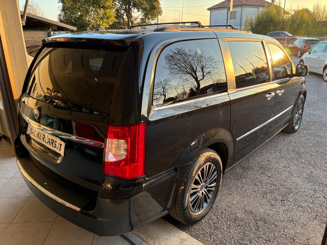 Lancia Voyager 2.8 Platinum 177 cv - 2015