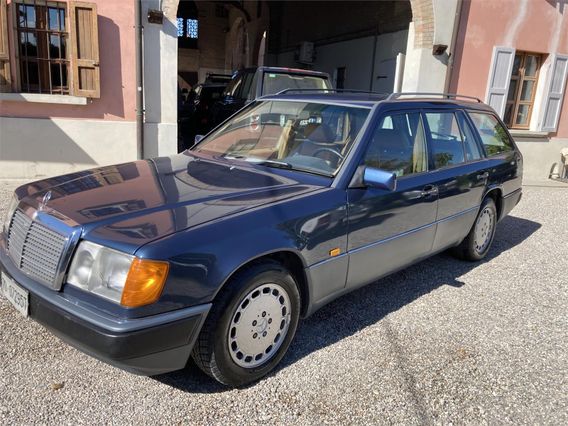 MERCEDES E 300 S.W. 4 MATIC "ISCRITTO ASI CRS"