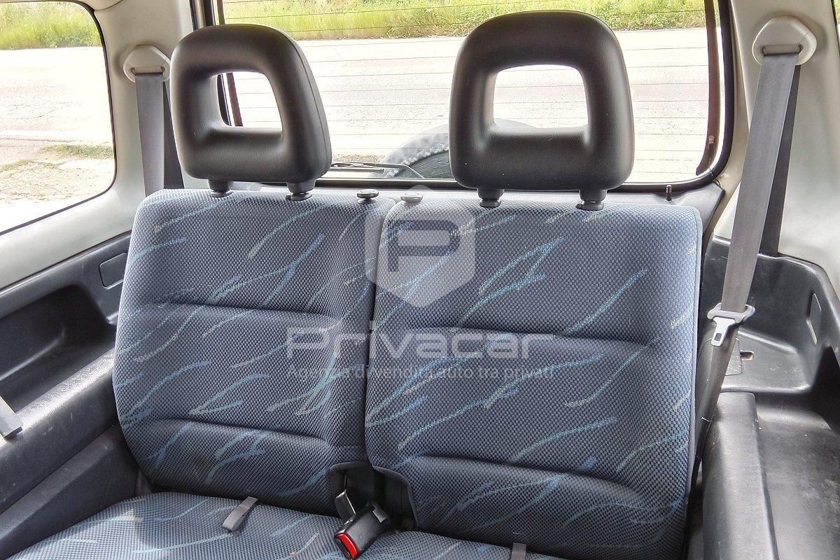 SUZUKI Jimny 1.3i 16V cat 4WD JLX