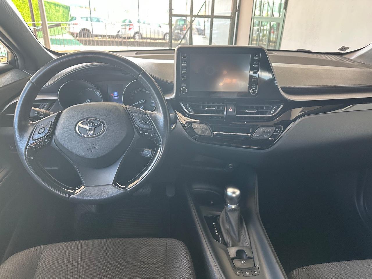 Toyota C-HR 1.8h Business e-cvt