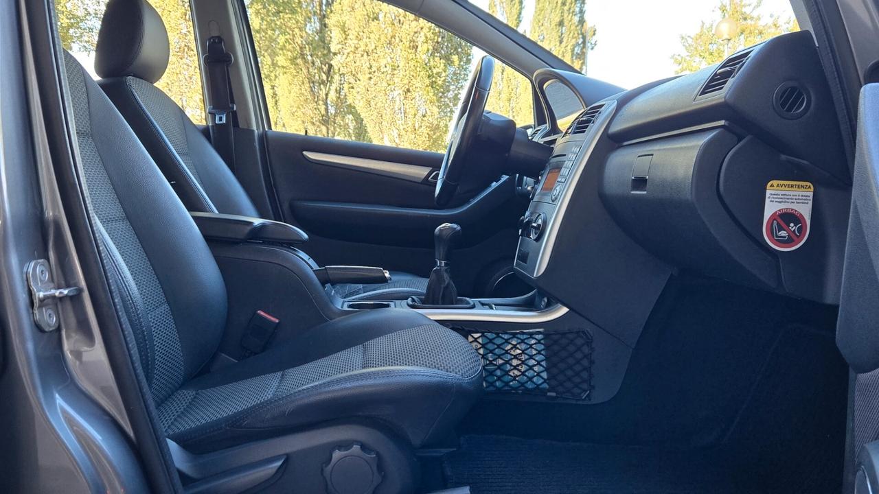 Mercedes-benz A 170 150 BlueEFFICIENCY Coupé Avantgarde