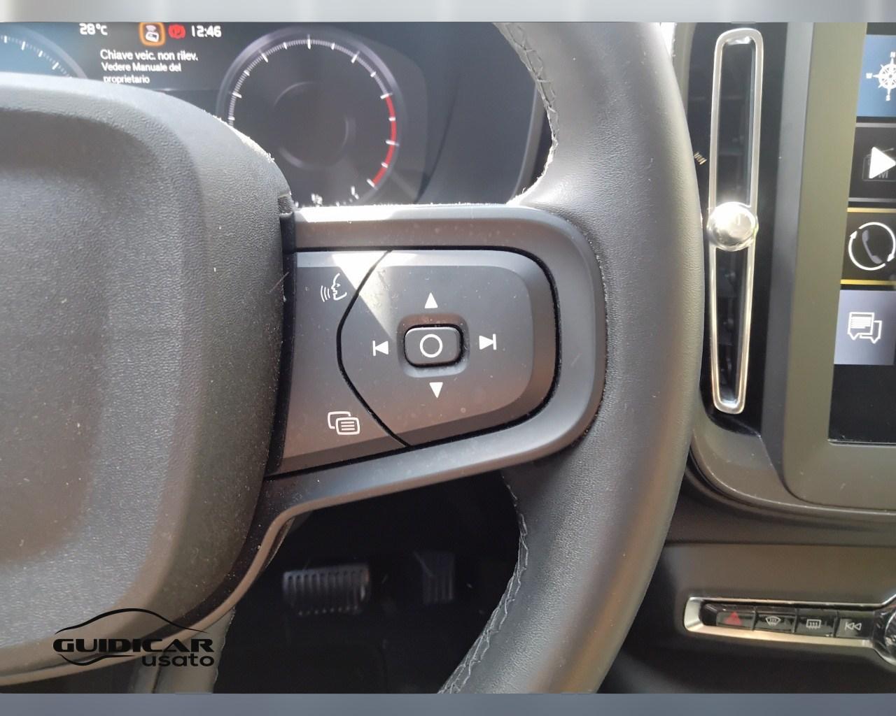 VOLVO XC40 2023 - XC40 1.5 t2 Essential auto