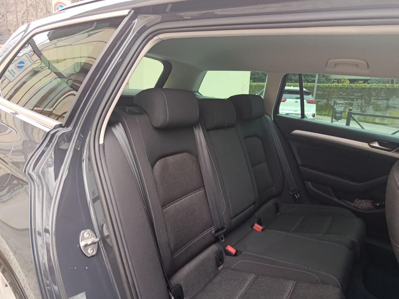 Volkswagen Passat Business 2.0 TDI #9251