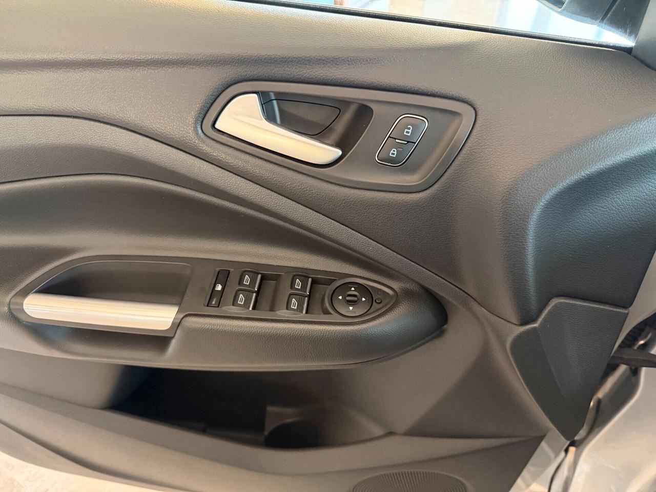 Ford Kuga 2WD 2.0 TDCI 120 cv. ST LINE