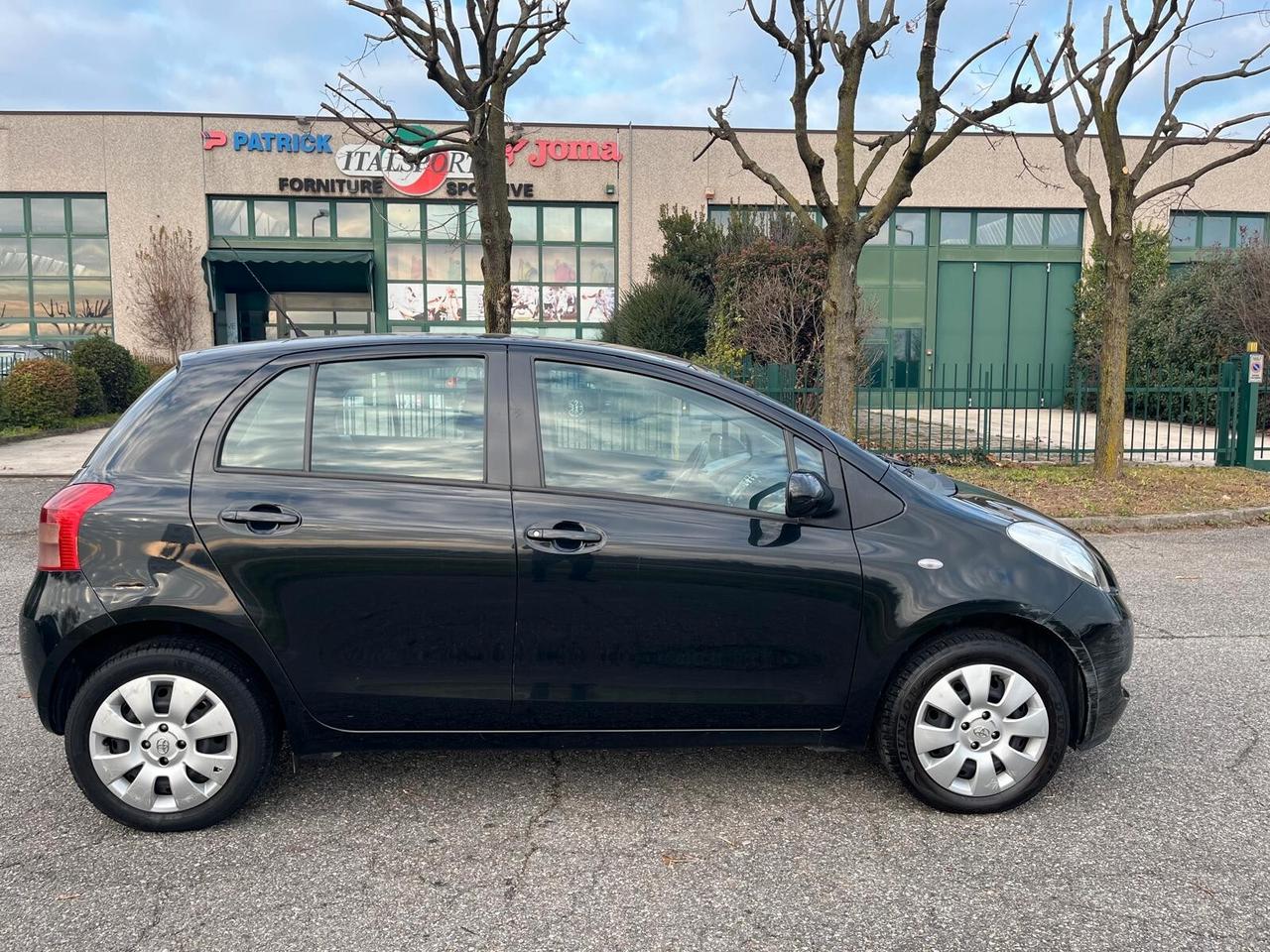 Toyota Yaris 1.0 5 porte