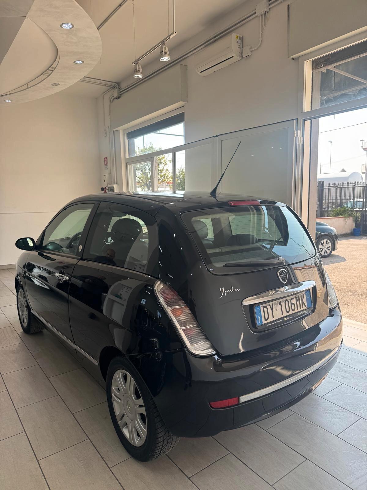 Lancia Ypsilon 1.4 Platino Ecochic GPL