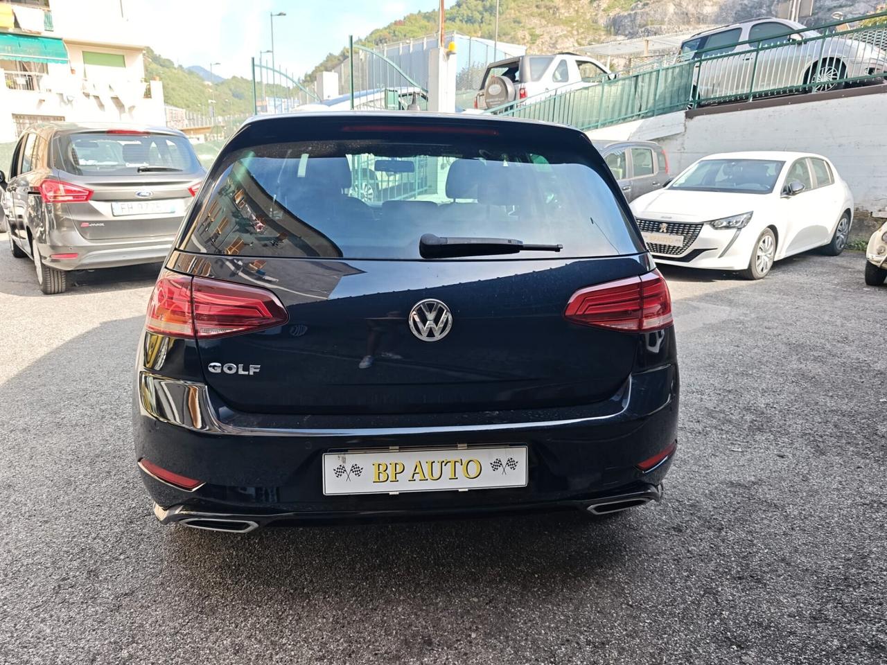 Volkswagen Golf 2.0 TDI 5p. R-LINE