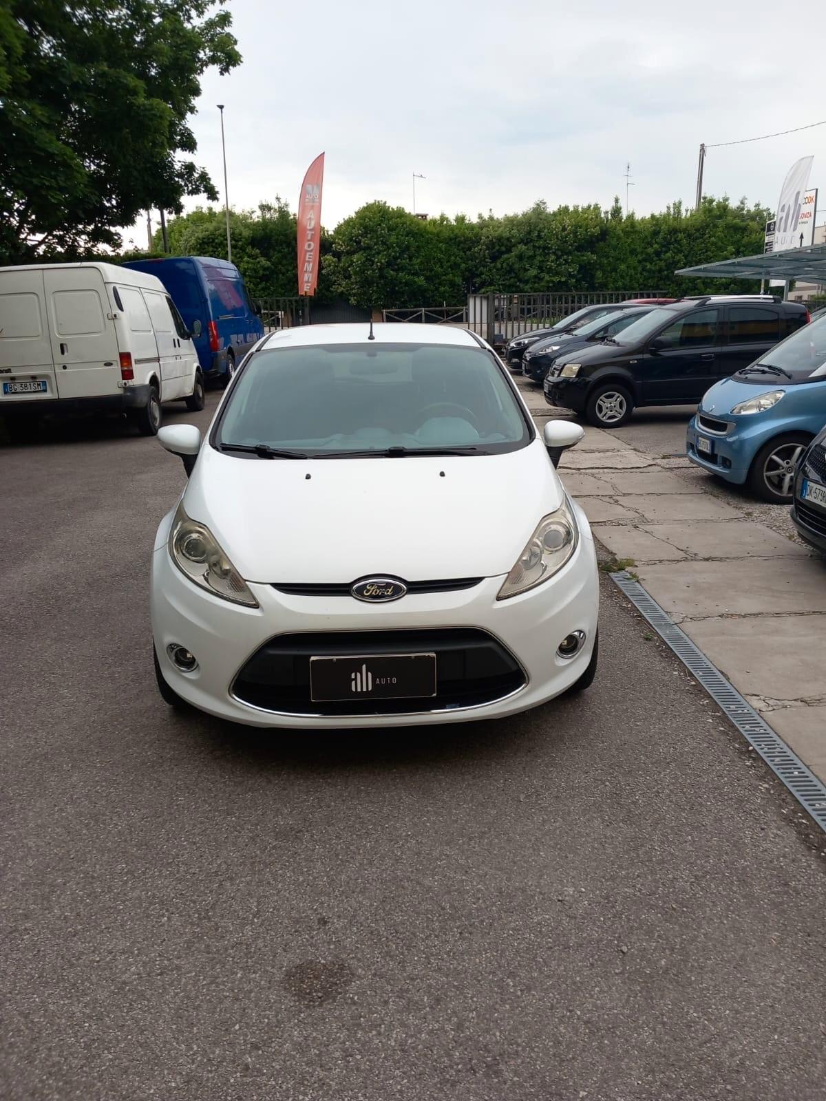 Ford Fiesta 1.4 5 porte Bz.- GPL Titanium