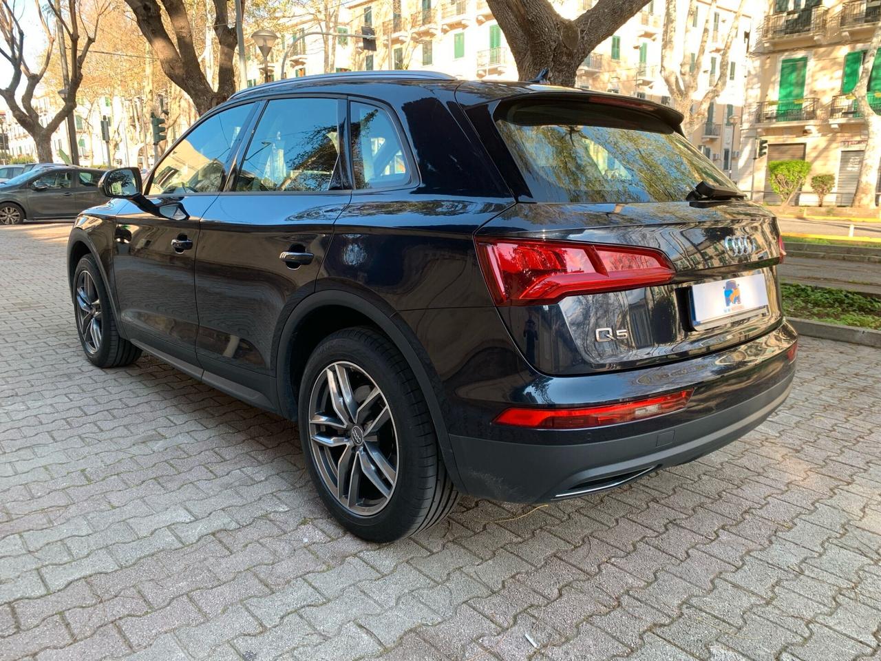 Audi Q5 35 TDI S tronic Business