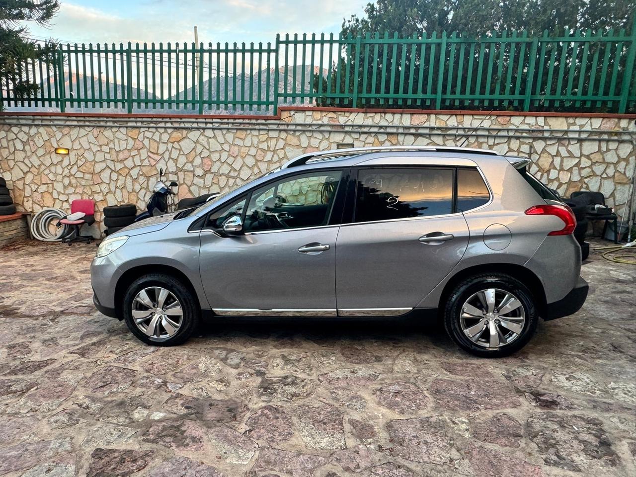 Peugeot 2008 1.6 e-HDi 115 CV Stop&Start Féline