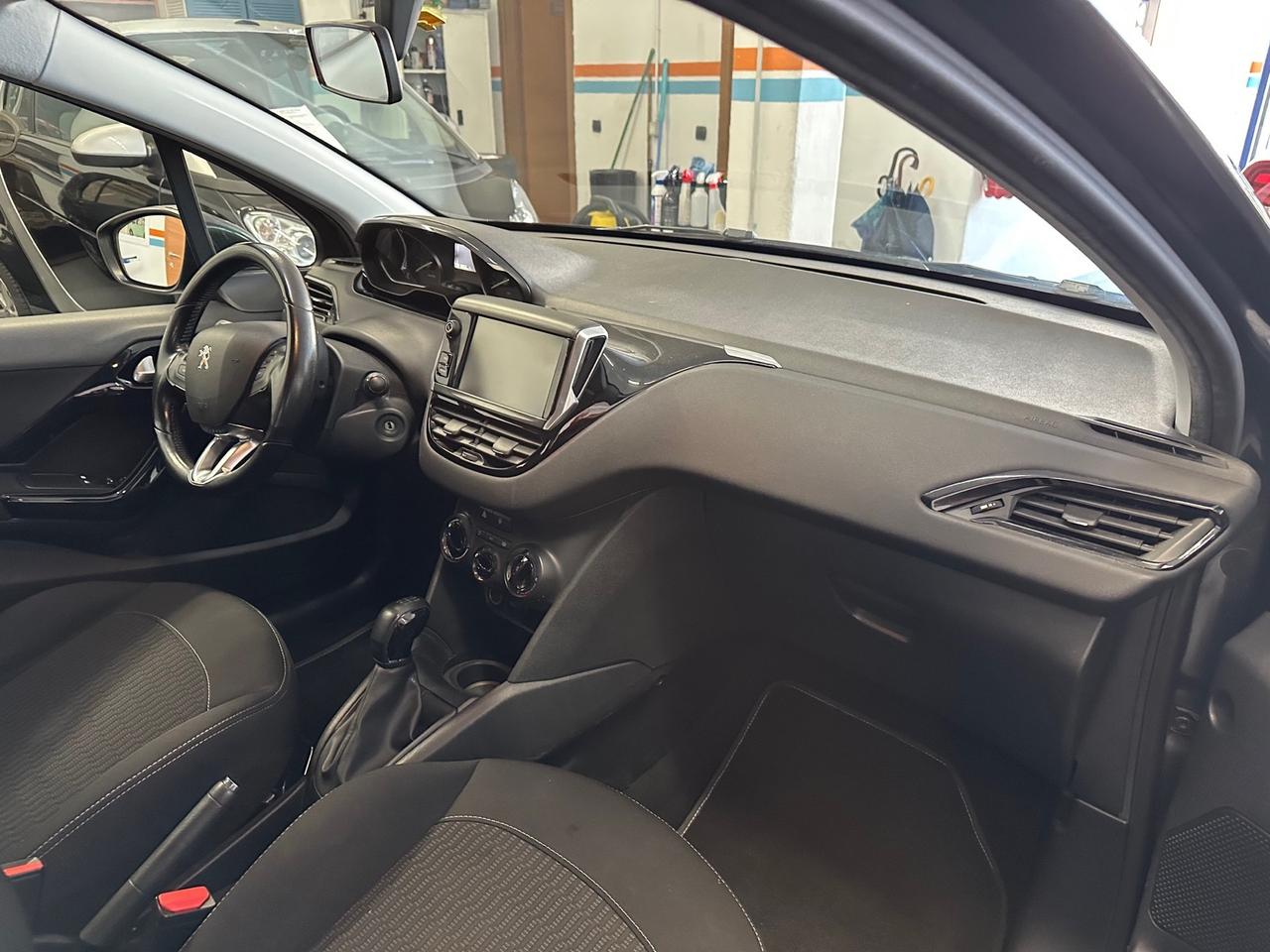Peugeot 208 PureTech 82 5p. GPL Active