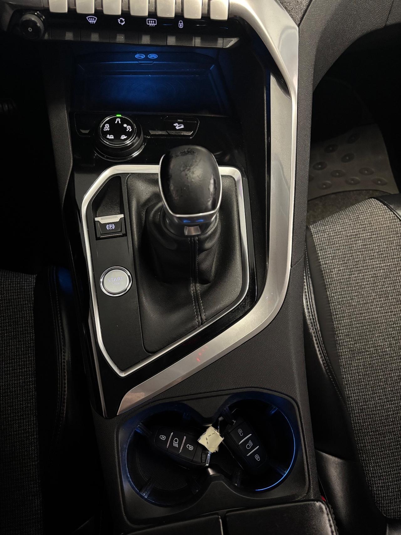 Peugeot 3008 1.2 BENZINA S&S Allure