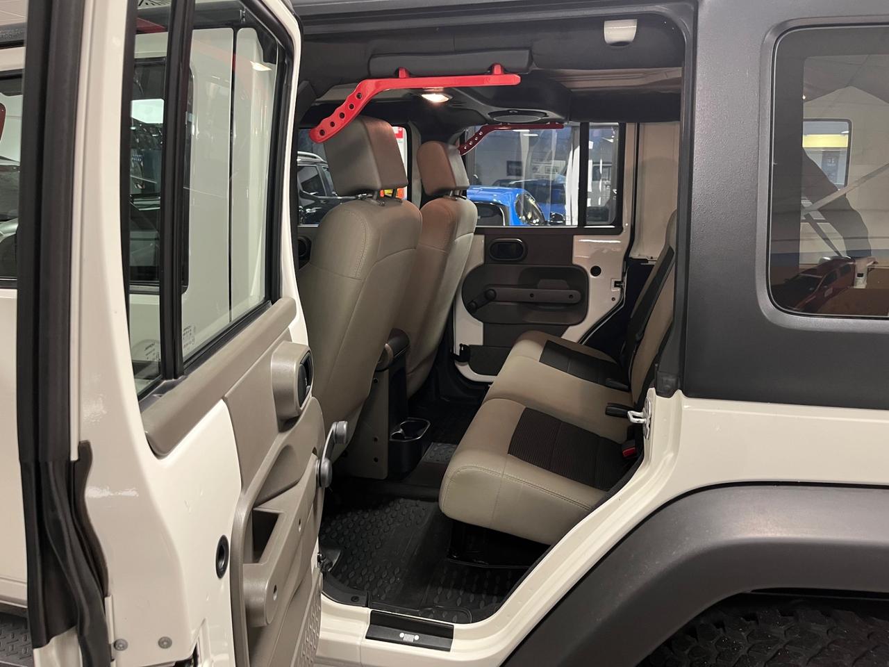 Jeep Wrangler Unlimited 3.8 V6 Sahara Auto 208cv