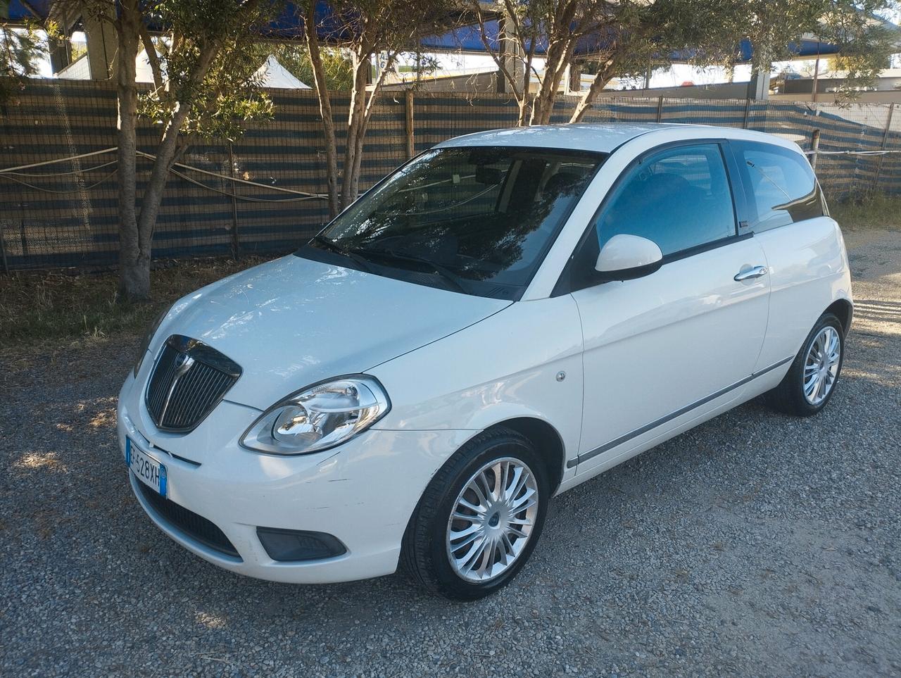 Lancia Ypsilon 1.2 69 CV Diva