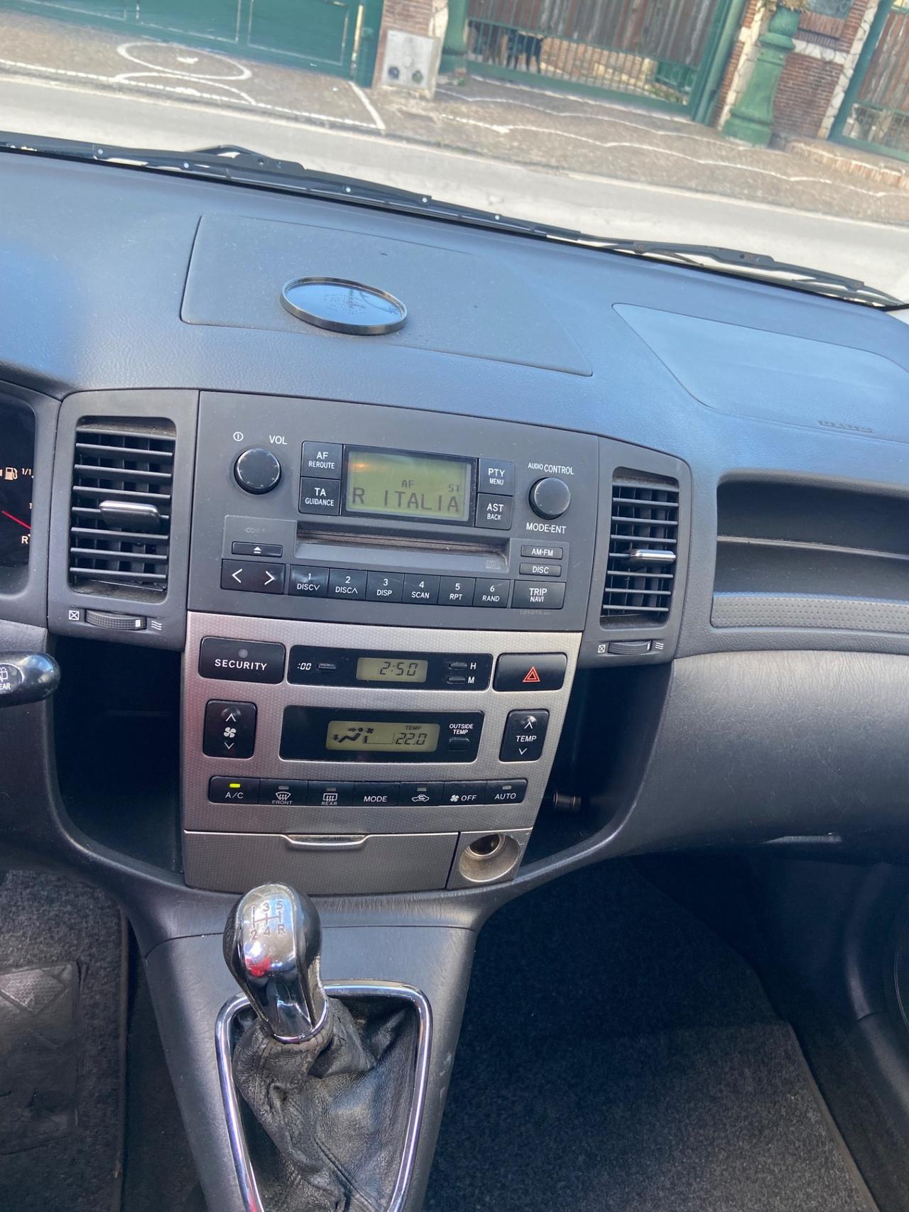 Toyota Corolla 1.6i 16V cat 5 porte Sol