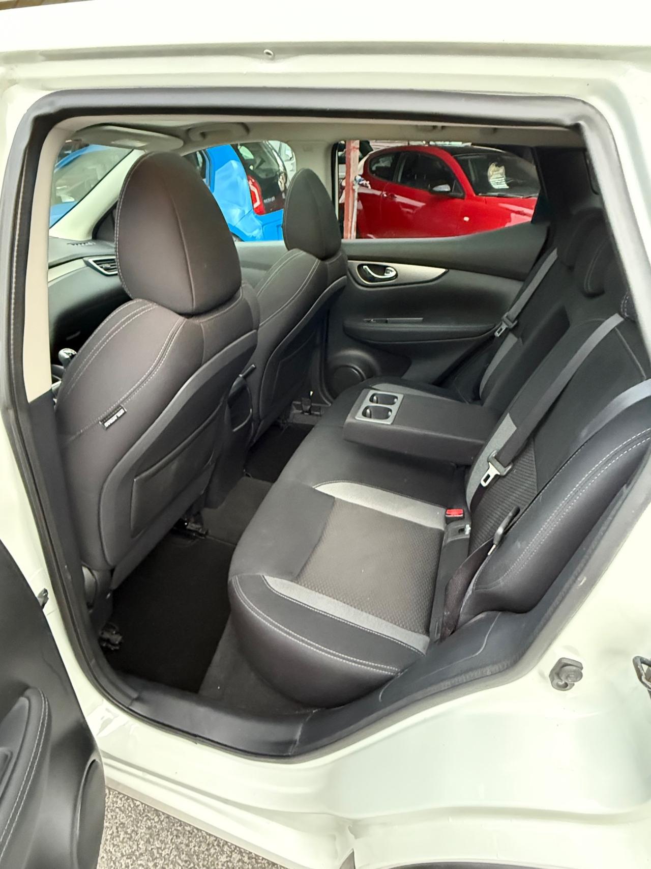 Qashqai 1.5 dCi 115 CV Tekna( 65 mil km )-rate-garanzia