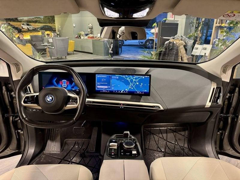 BMW iX iX xDrive40 Pacchetto Sportivo