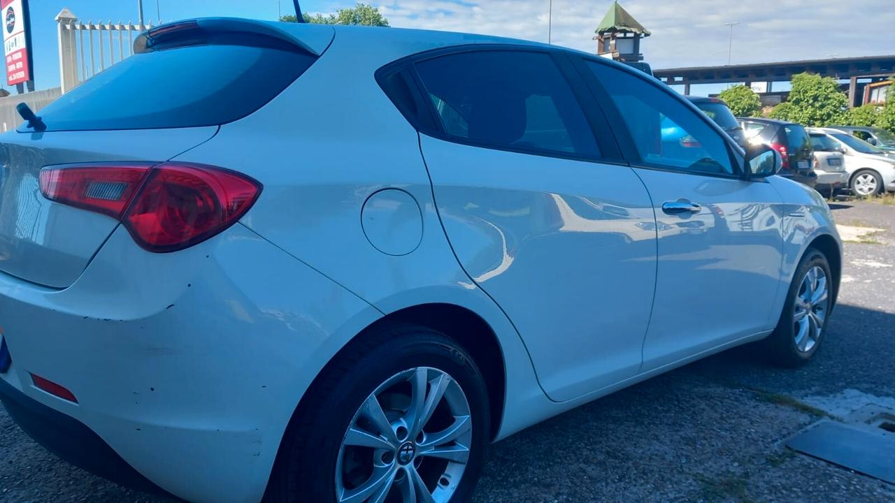 Alfa Romeo Giulietta 1.4 Turbo MultiAir TCT Distinctive