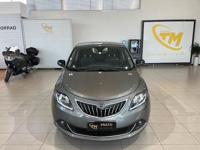Lancia Ypsilon 1.0 firefly hybrid Silver