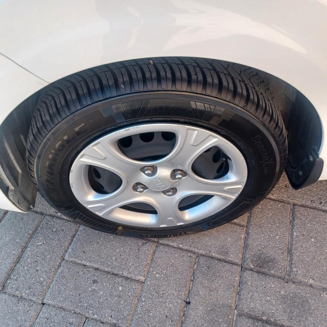 58.968KM COME NUOVA PICANTO 1.0 PER NEOPATENTATI