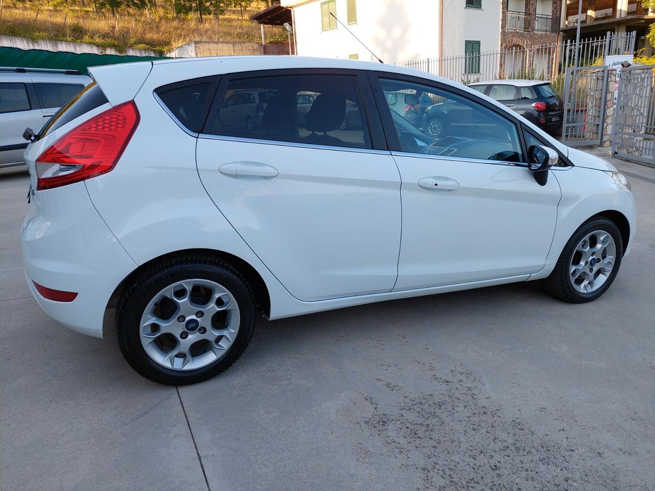 Ford Fiesta 1.4 TDCi 5p. 73.000km