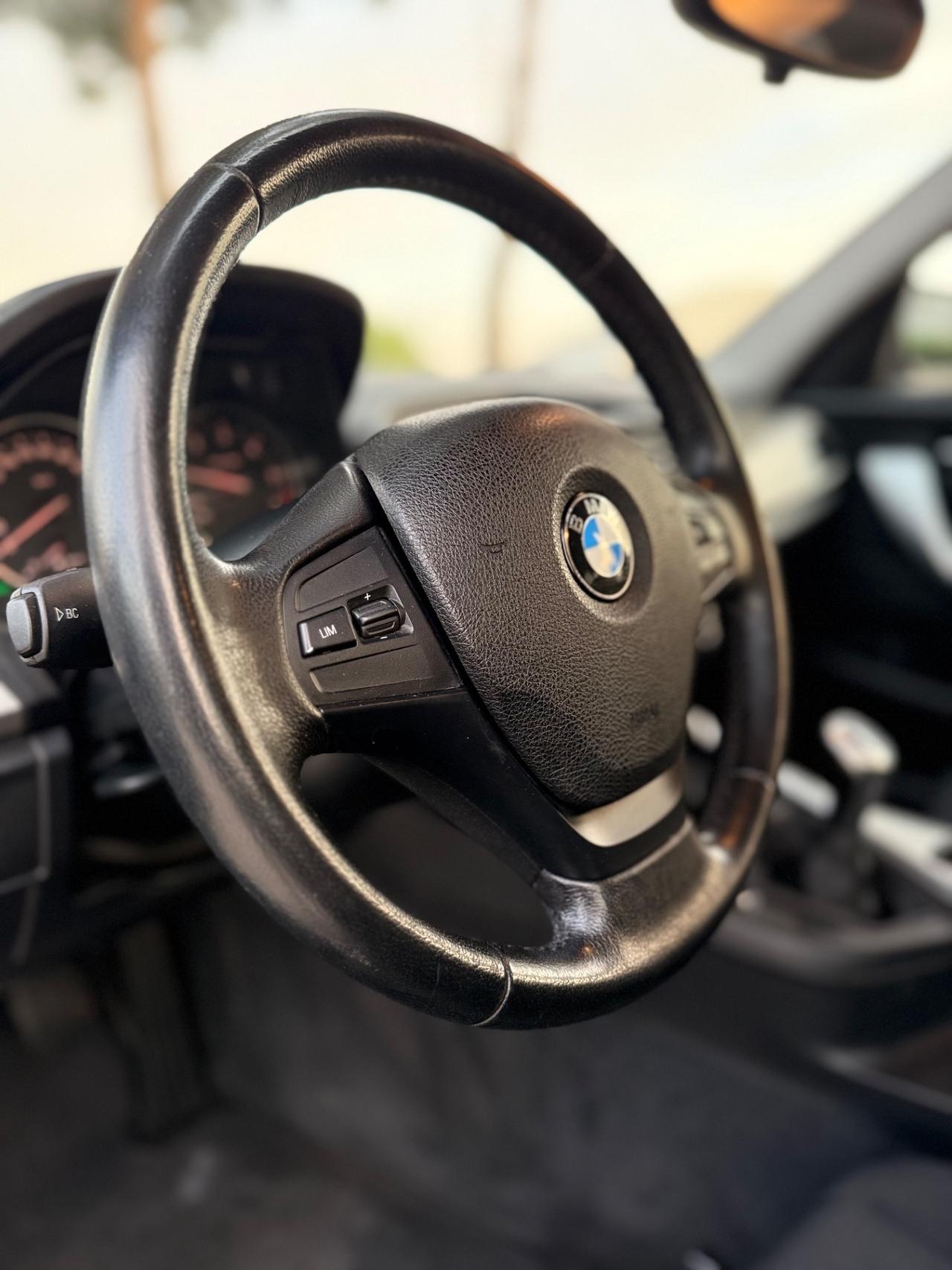 Bmw 118 118d 5p. Urban