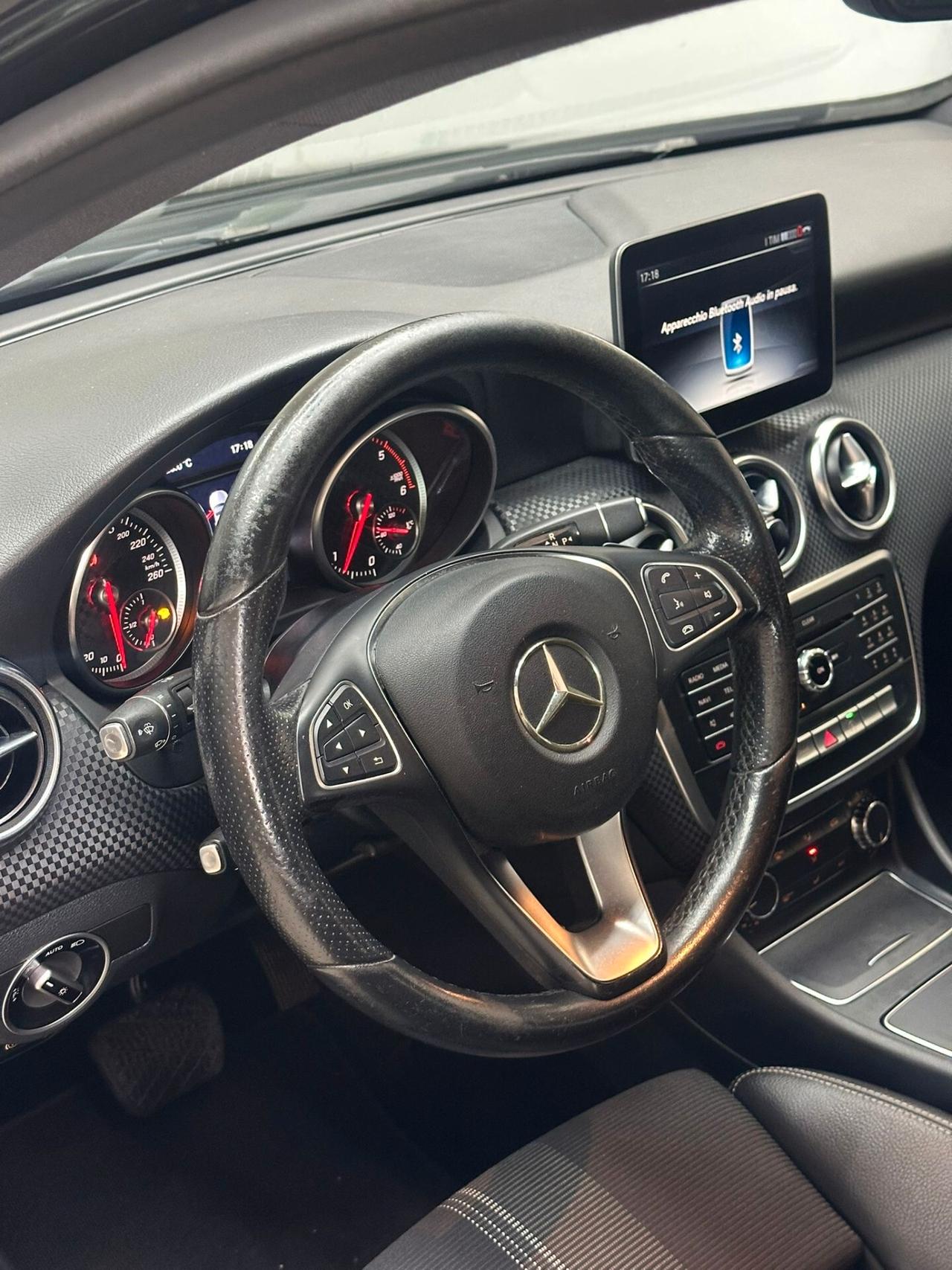 Mercedes-benz A 200 d Automatic Premium