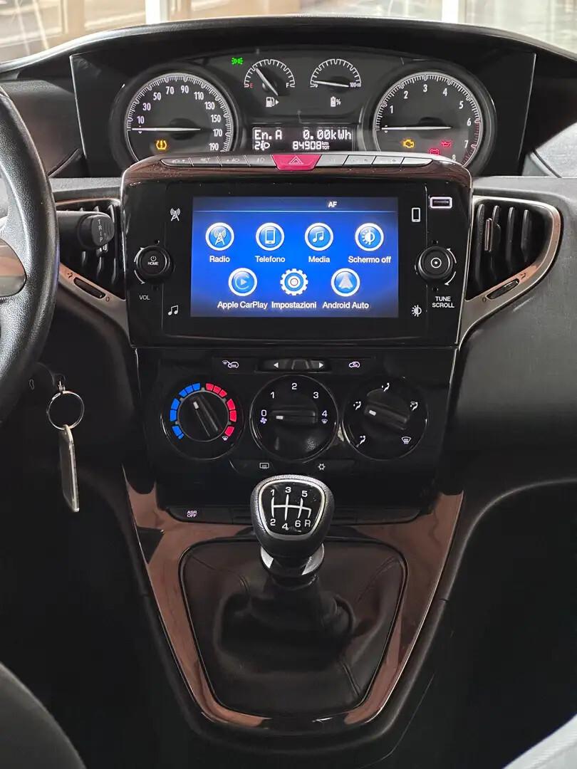 Lancia Ypsilon 1.0 FireFly 5 porte S&S Hybrid Silver