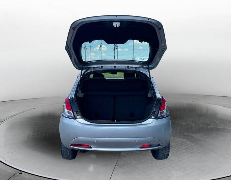 Lancia Ypsilon 1.2 69 CV 5 porte Gold
