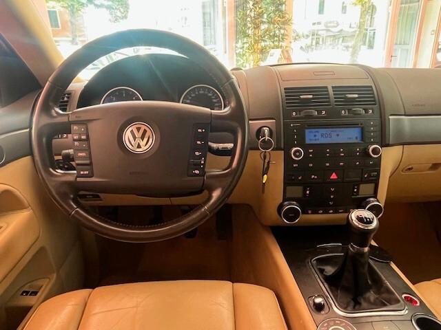 VOLKSWAGEN TOUAREG EXCLUSIVE 2.5 4X4 TDI RS PELLE TOTALE CERCHI DA 18