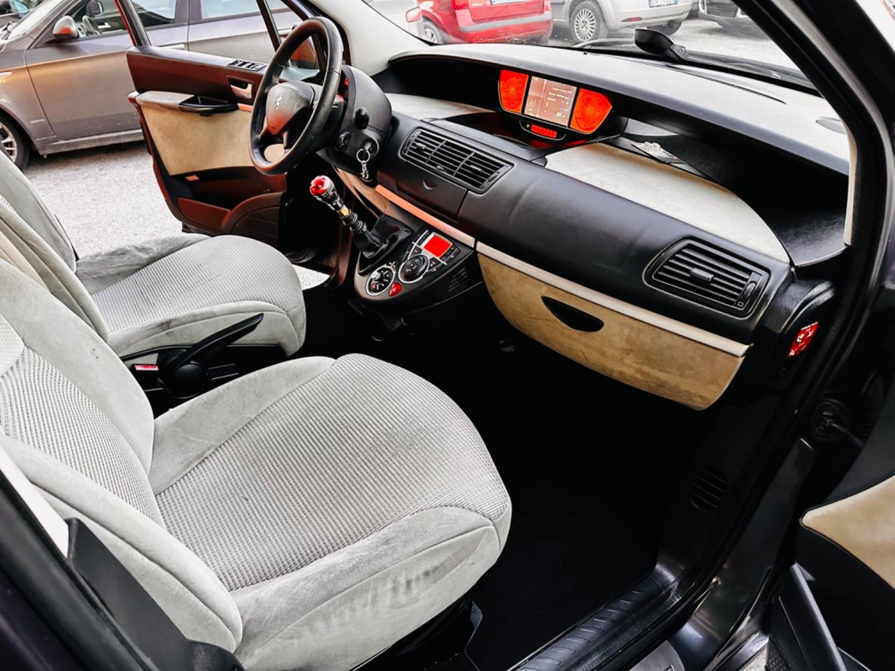 Peugeot 807 2.0 HDi 6Marce 7Posti Exclusive