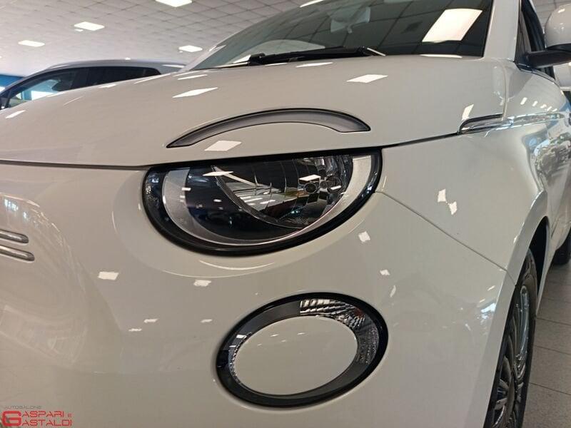 FIAT 500 Electric Icon + 118cv 42 kWh 320km WLTP