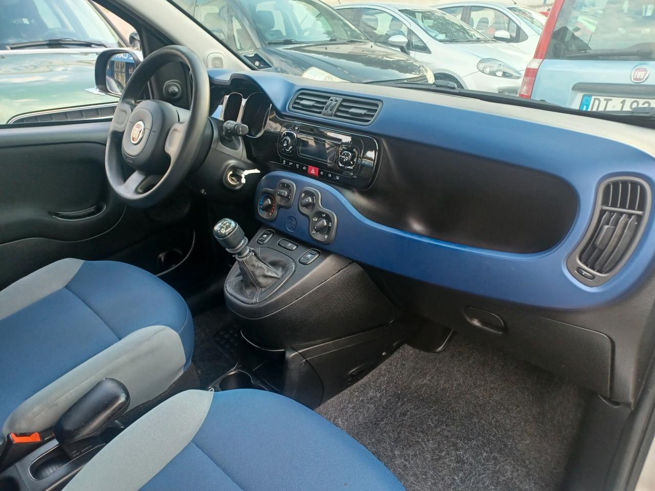 Fiat Panda 1.2 Lounge EURO 6