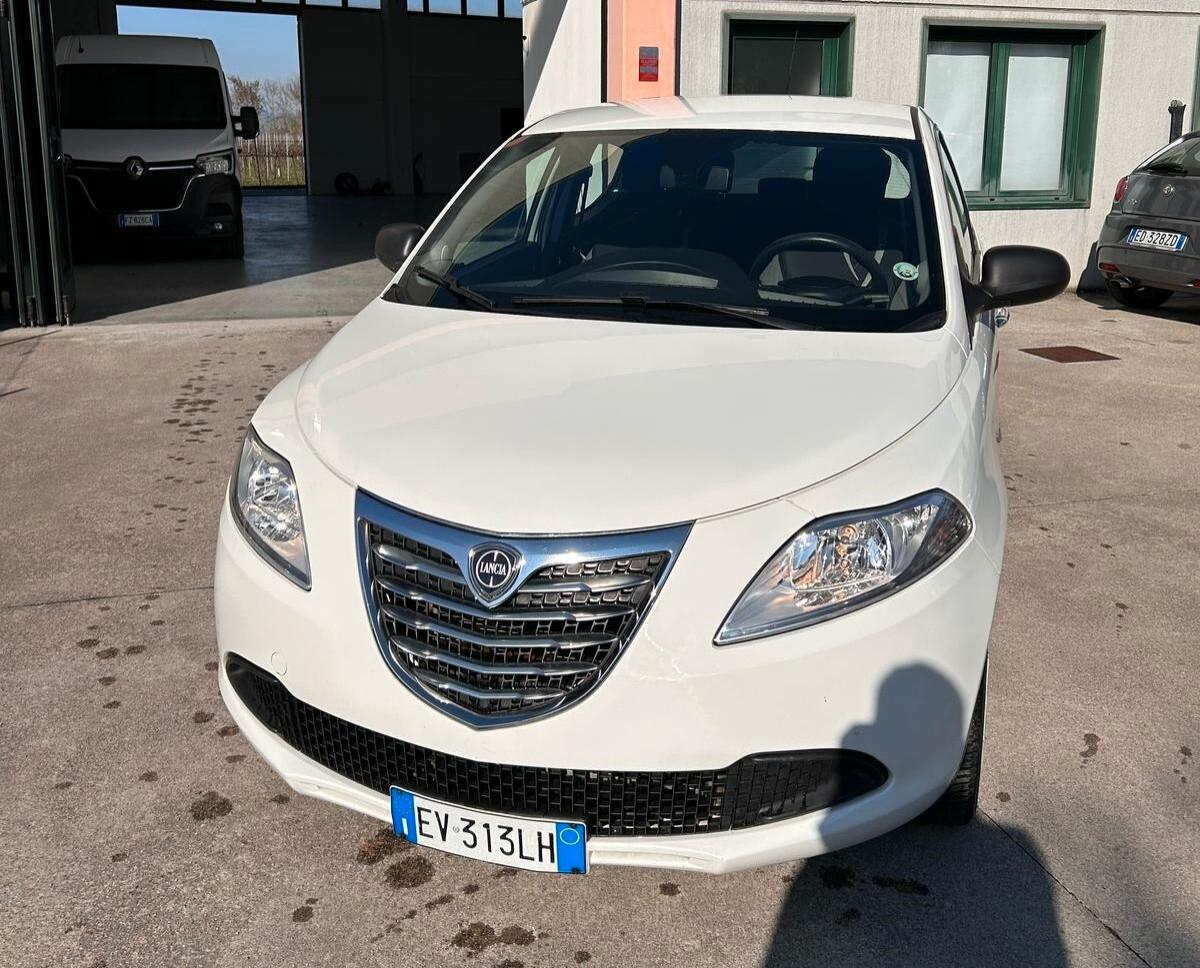 Lancia Ypsilon 1.2 69 CV 5 porte GPL Ecochic Silver