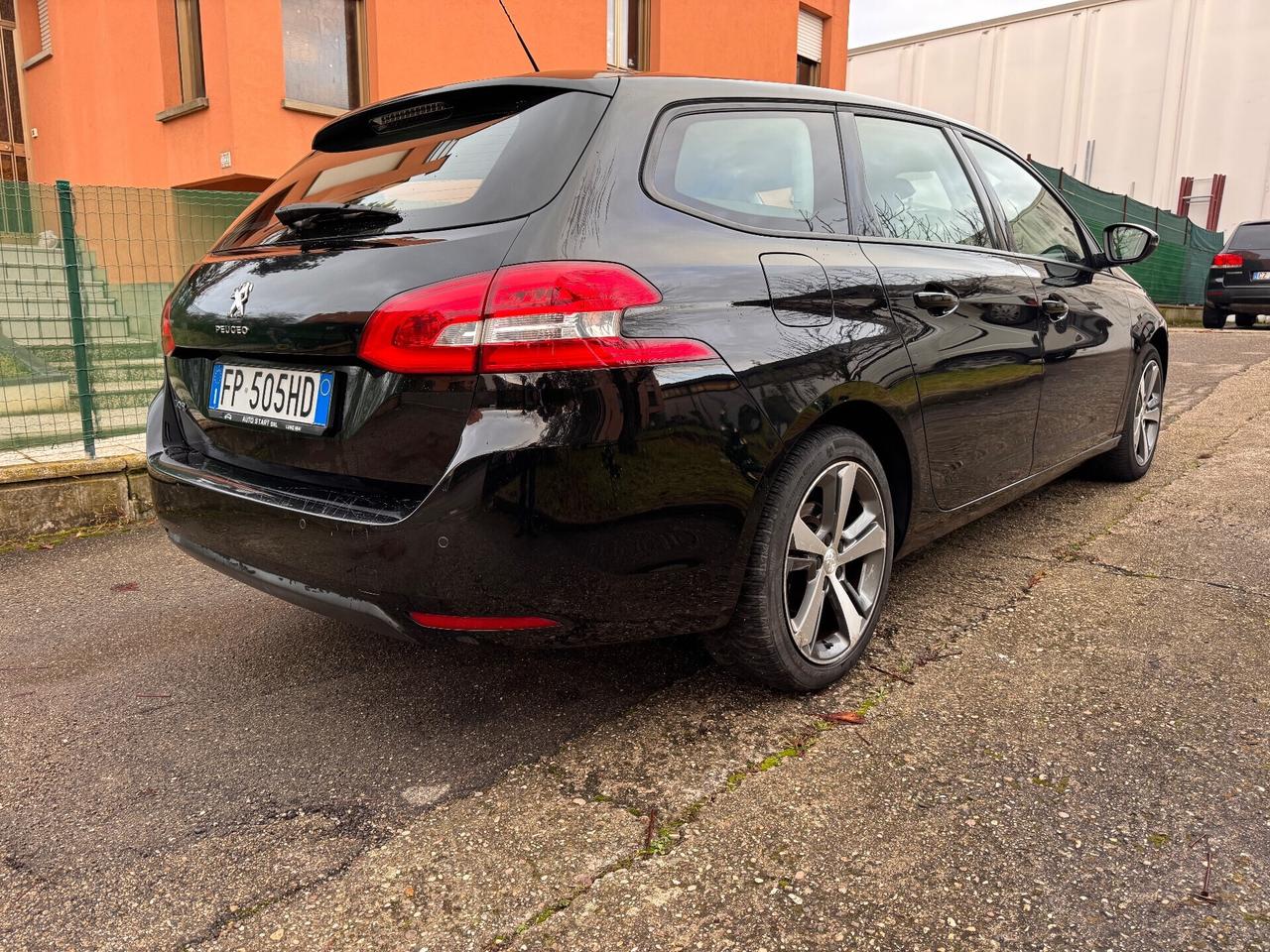 Peugeot 308 BlueHDi 130 S&S SW Allure