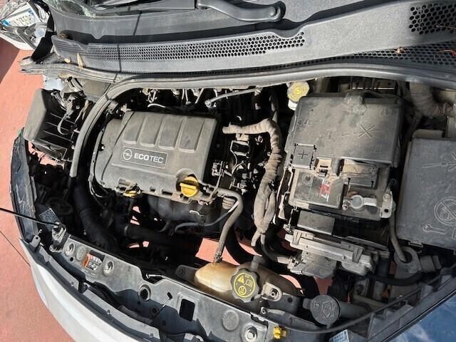 Opel Corsa 1.4 90CV GPL Tech 5 porte Cosmo