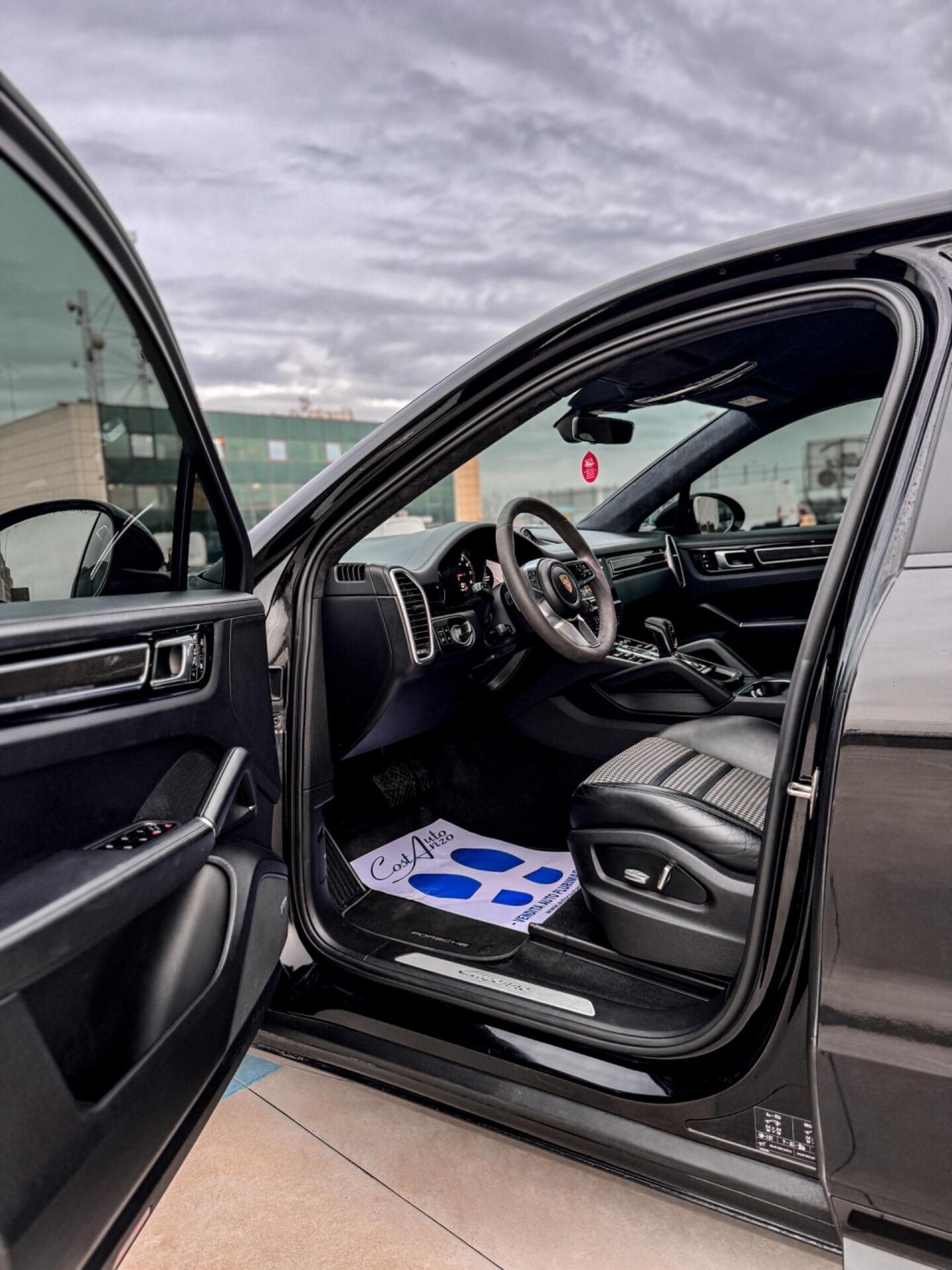 Porsche Cayenne Coupè GT 3.0 V6 340 cv Carbon Design