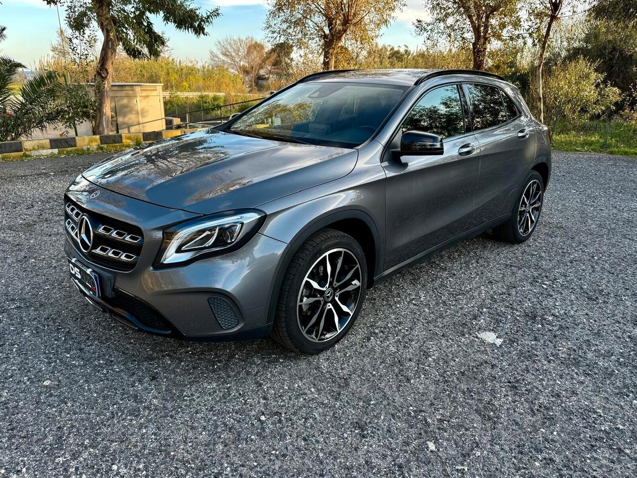 MERCEDES- BENZ GLA 200 D AUTOMATIC SPORT