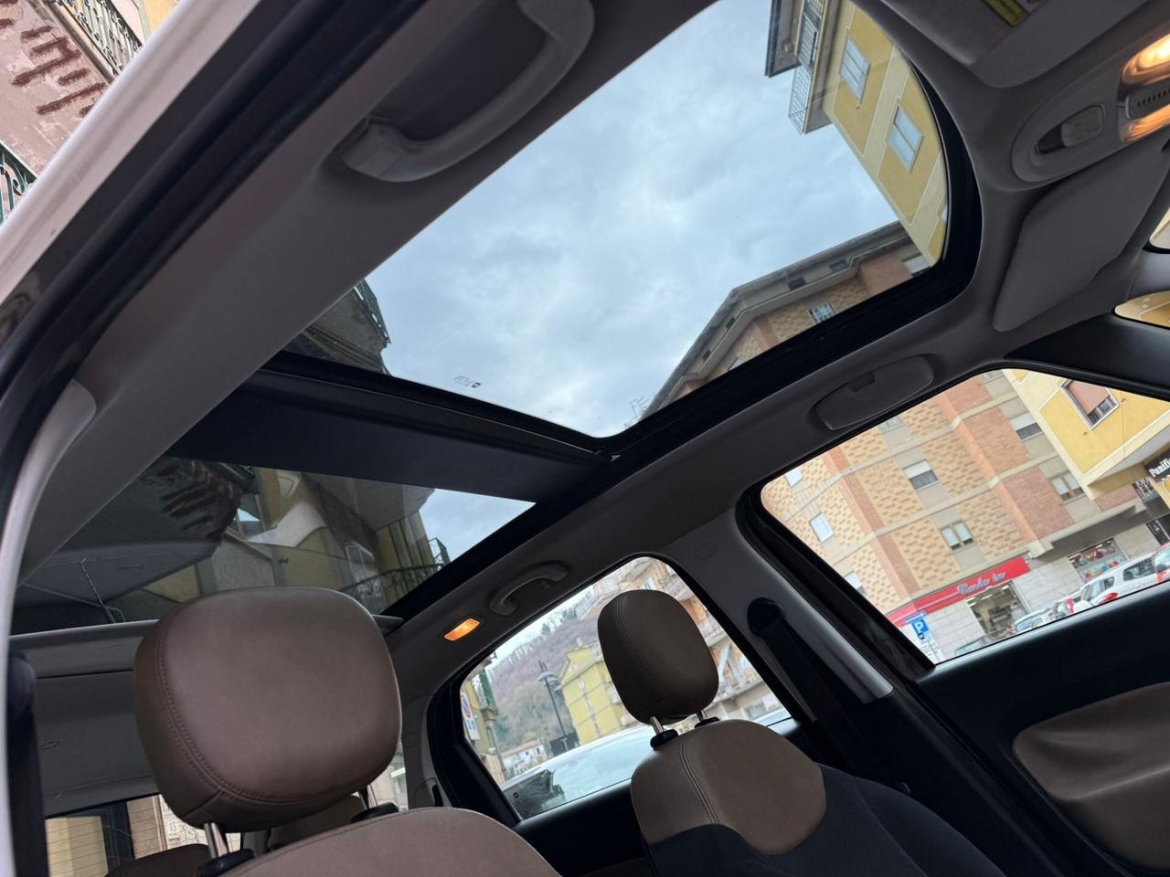 Fiat 500L 0.9 Natural Power Panoramic Edition