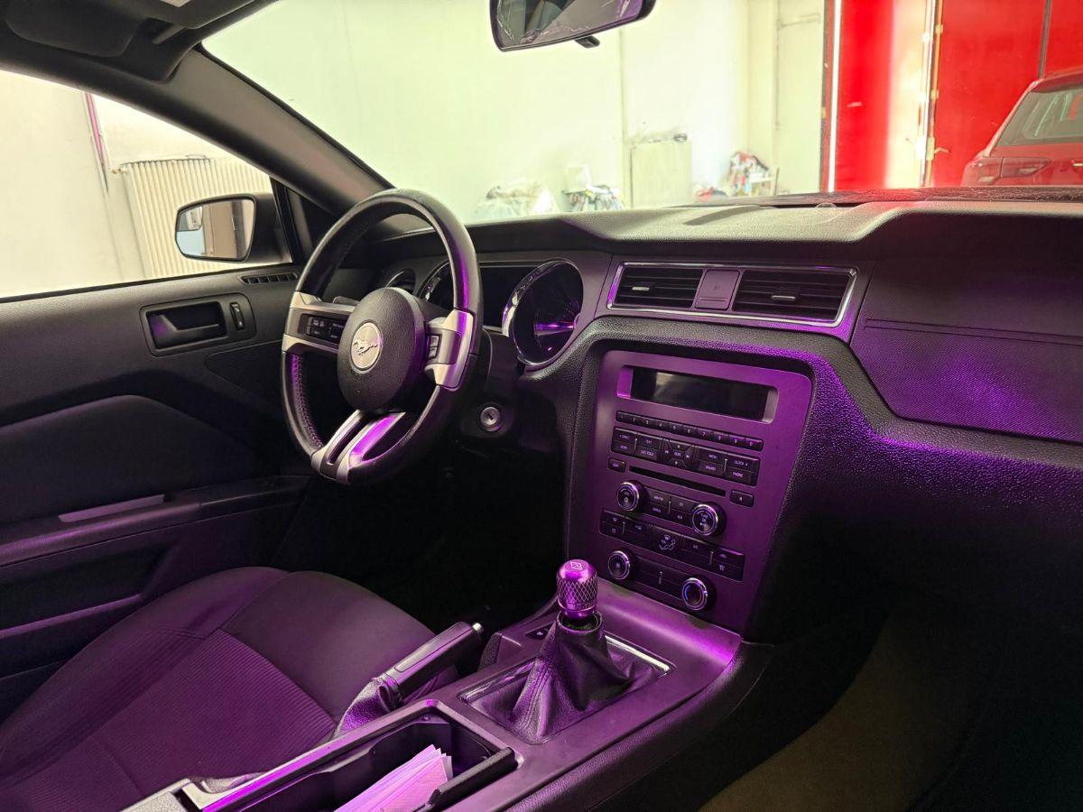 FORD - Mustang - V6 Premium Coupé