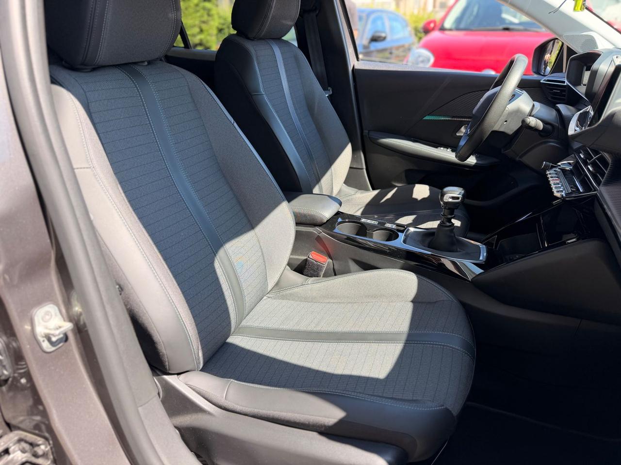 Peugeot 208 Allure Pack 1.5 Blue HDI 100 #10879